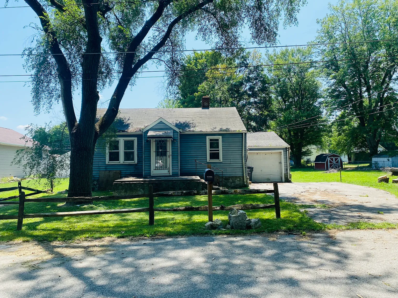 1431 E Madison St photo 1