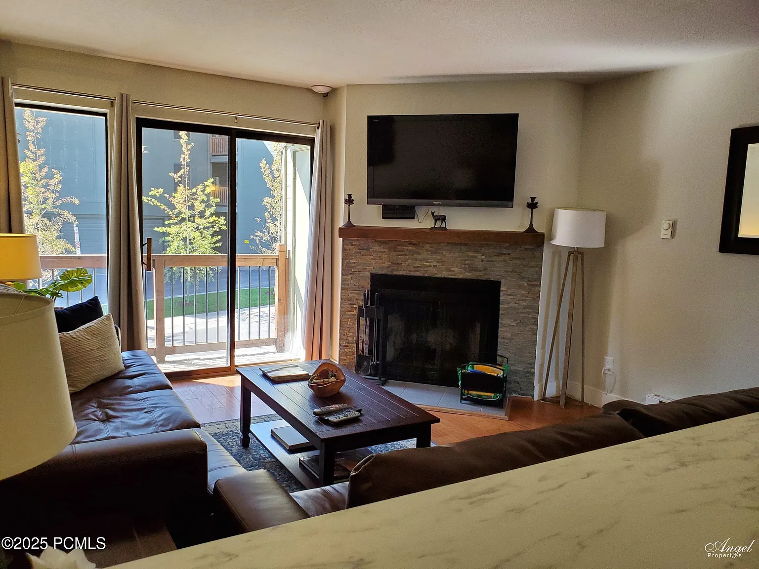 1 bed, 1.0 bath, 529 sqft, $2,450 — Photo 1