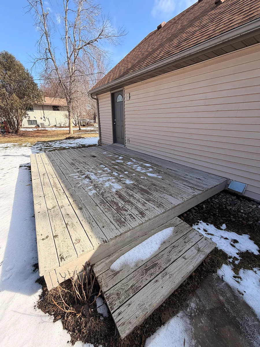 Building Photo - 6909 Lakeview Dr