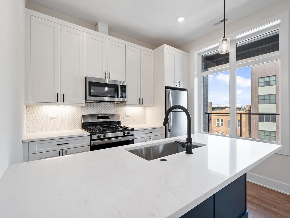 1839 W Irving Park Rd #3F