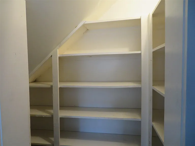 1111 N Thompson St — Photo 5