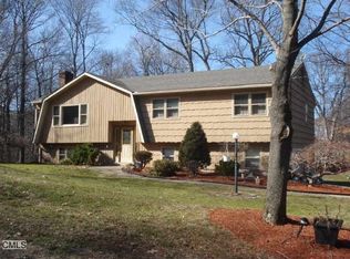 56 Cali Dr, Shelton, CT 06484