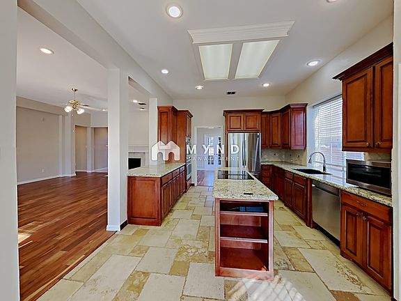 4th image of 2809 Lake Breeze Ln