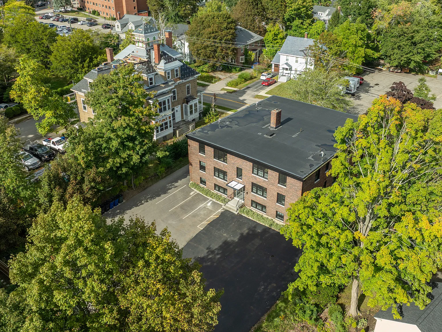 2 bed, 885 sqft, $3,300 — Photo 1