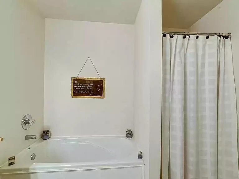 1547 Primrose Ln — Photo 14