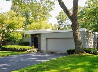 605 Colwyn Ter, Deerfield, IL 60015