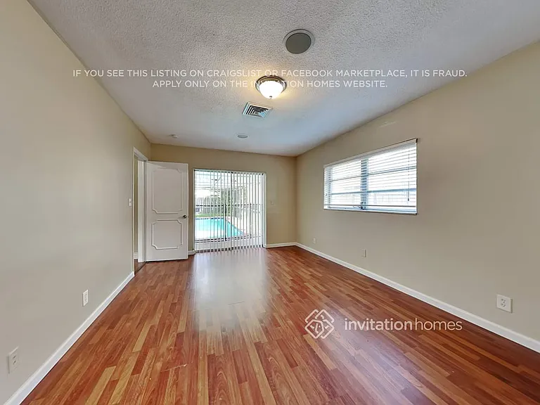 1451 SW 10th St — Photo 10