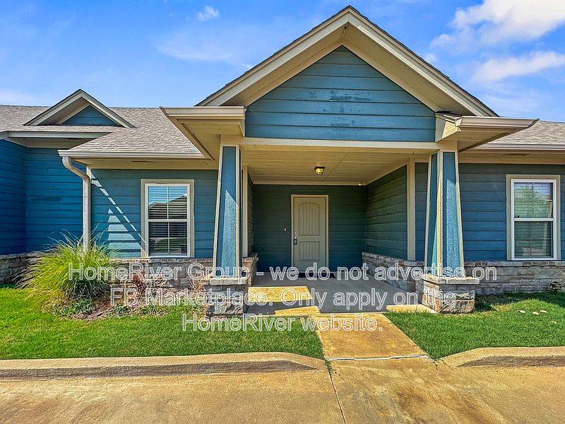 1st image of 1011 SW 92nd St