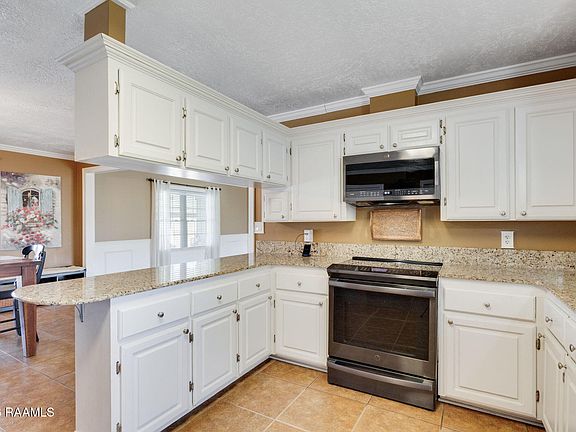 4th image of 303 National Rd