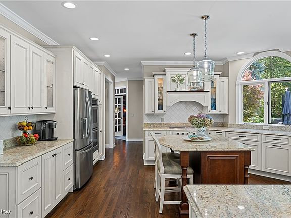 5th image of 4007 Evergreen Ln