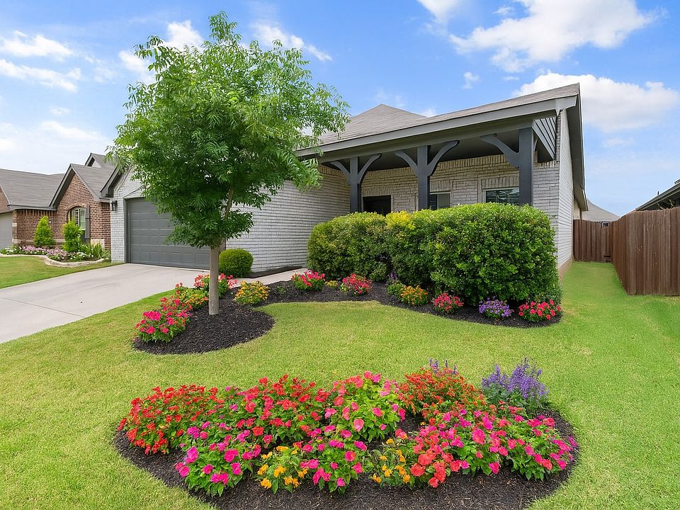 1st image of 1345 Queens Brook Ln