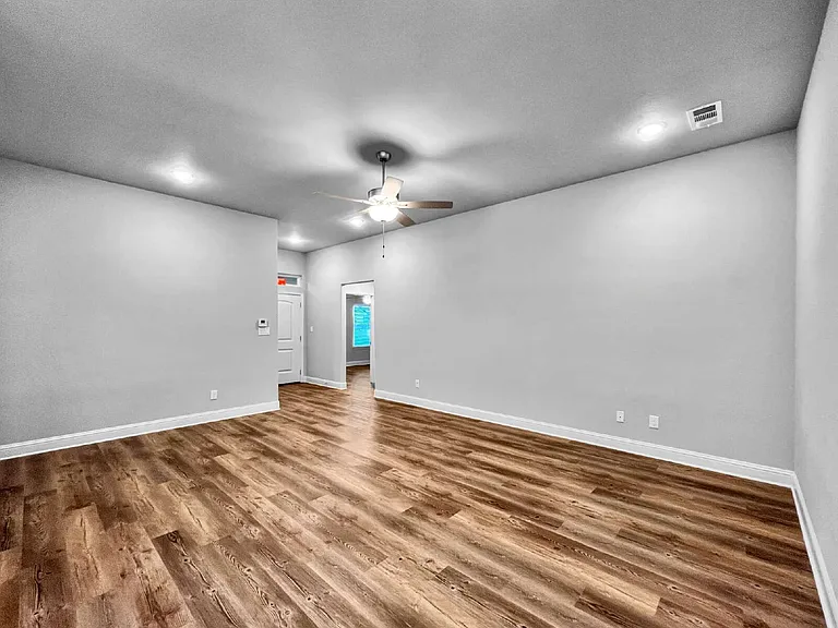 2812 Orchid Dr — Photo 4