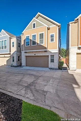 3 bed, 2.5 bath, 1315 sqft, $2,100 — Photo 1