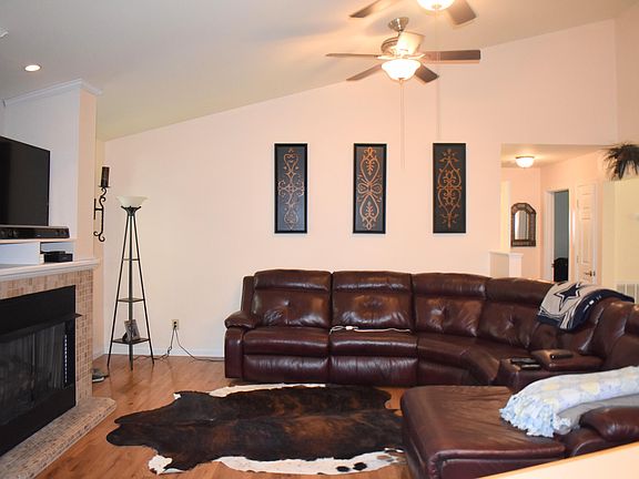 4th image of 277 Bull Run Dr