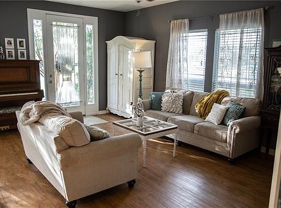 4th image of 148 Autumn Woods Dr