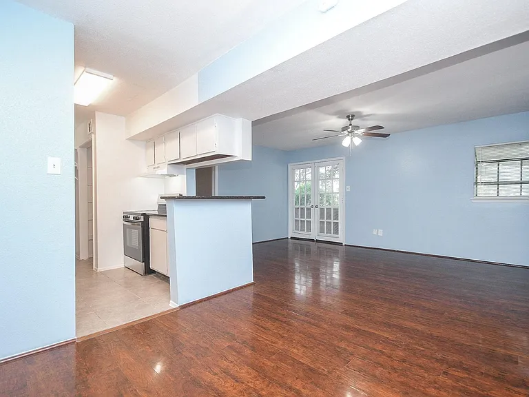 10603 S Wilcrest Dr #41 — Photo 11