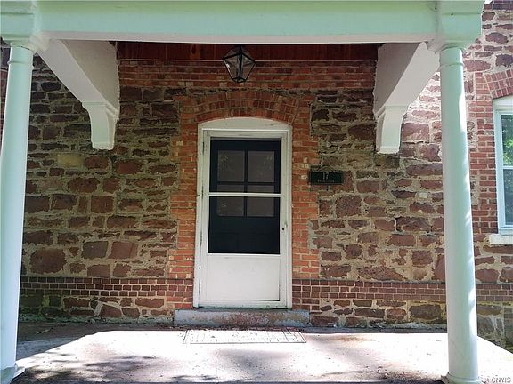 3rd image of 17 Barrett Dr