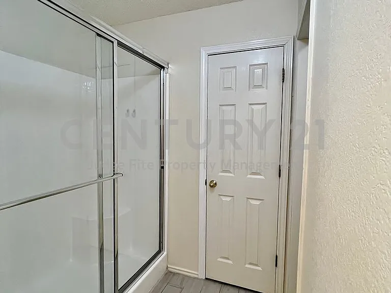 609 Blueberry Hill Ln — Photo 12