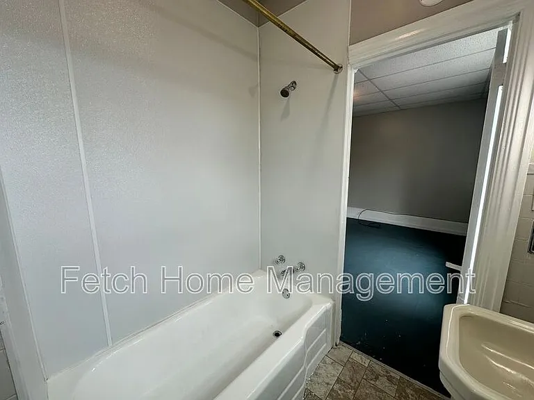 115 S 10th St #3 — Photo 14