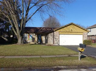 404 Colbarn Dr, Fishers, IN 46038