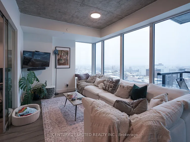 80 Bond St E #1411 — Photo 4