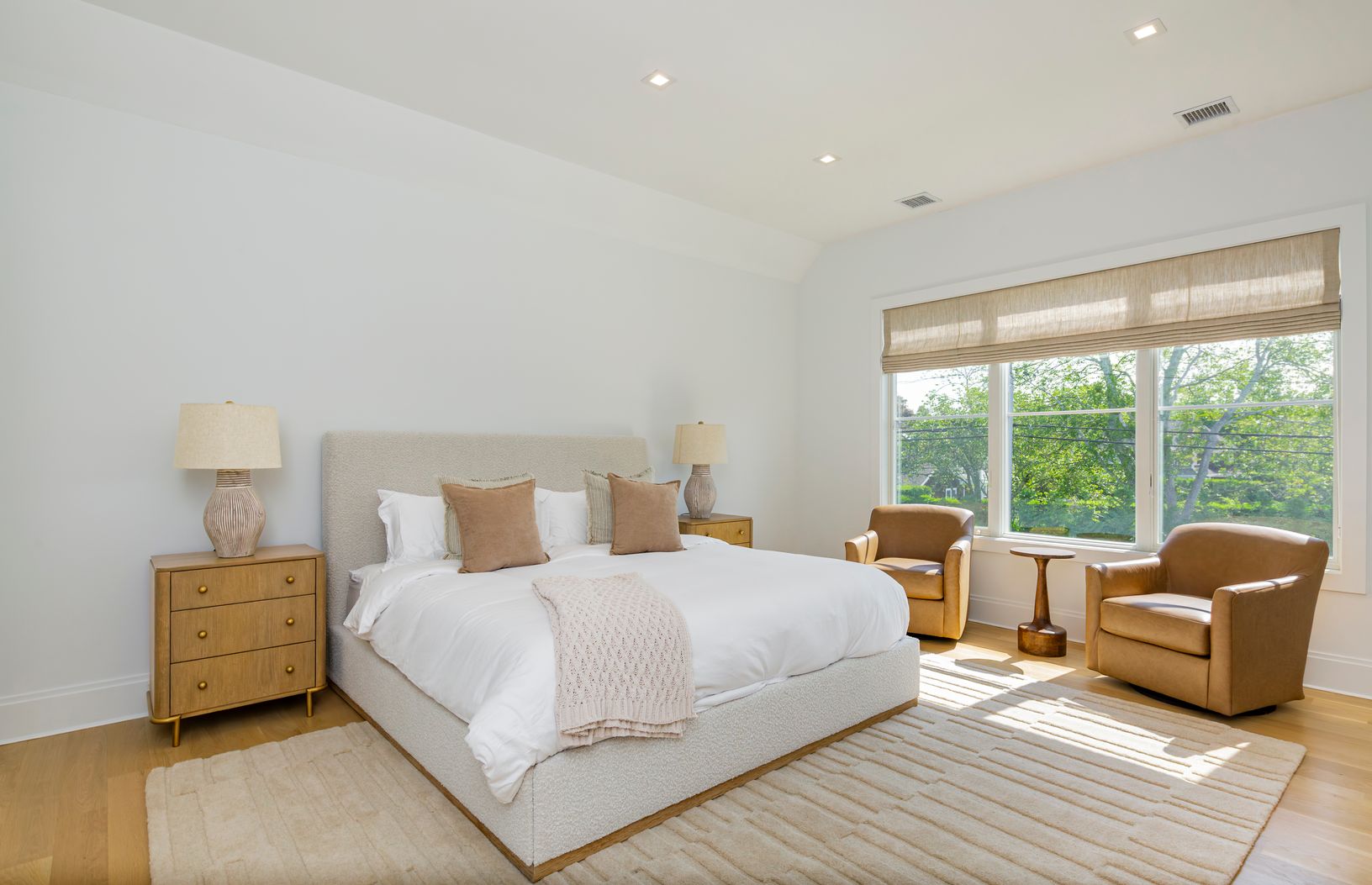  Large Guest Bedrooms Ensuite