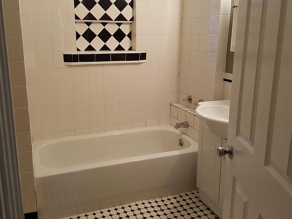 4th image of 11101 E 10th St S