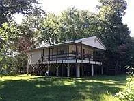 3 bed, 1.0 bath, 912 sqft, $1,000 — Photo 2