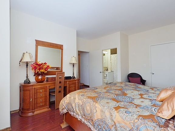 3rd image of 40 Oceana Dr #10-E