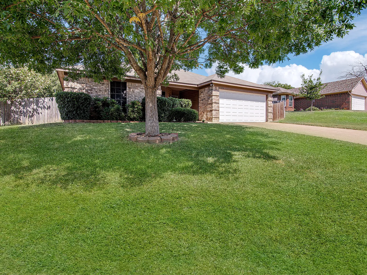 3 bed, 1353 sqft, $1,850 — Photo 2