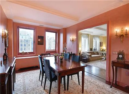 Sold by Warburg | media 4