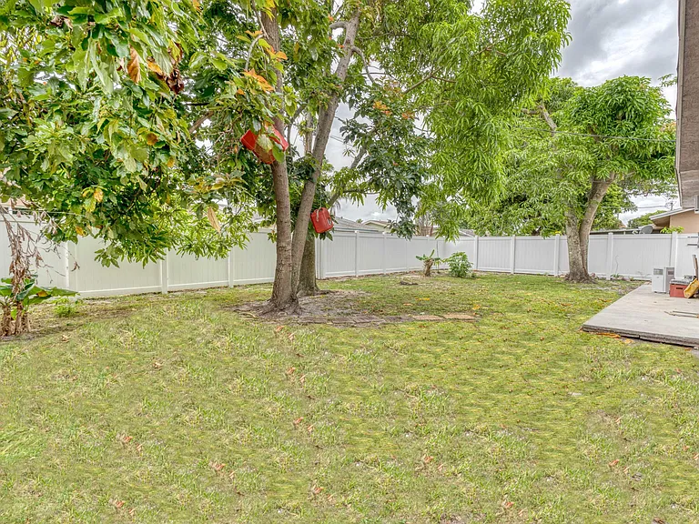 9696 SW 1st Pl — Photo 11