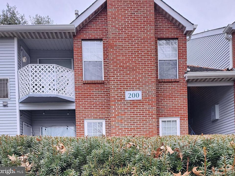 1st image of 208 Diamond Dr