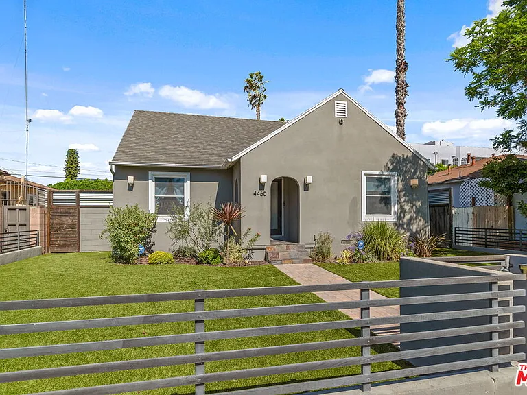 4460 Stansbury Ave — Photo 3