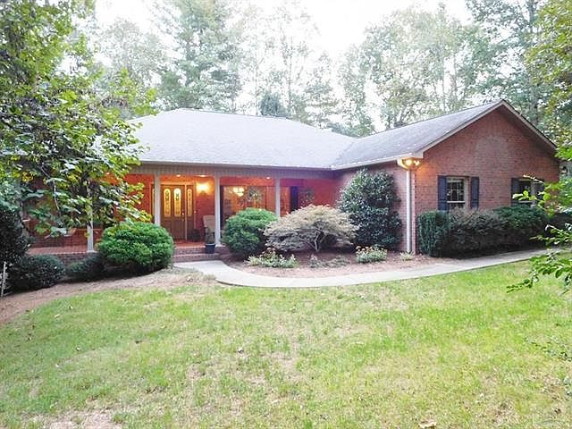 1st image of 210 Springwood Dr NE