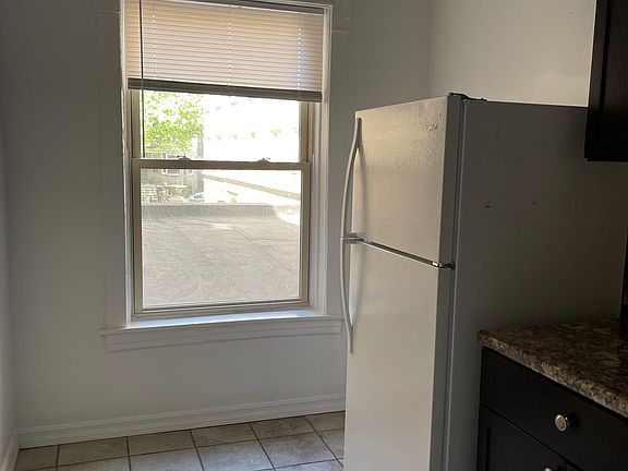 3rd image of 6347-2 N Magnolia Ave #6347-2N
