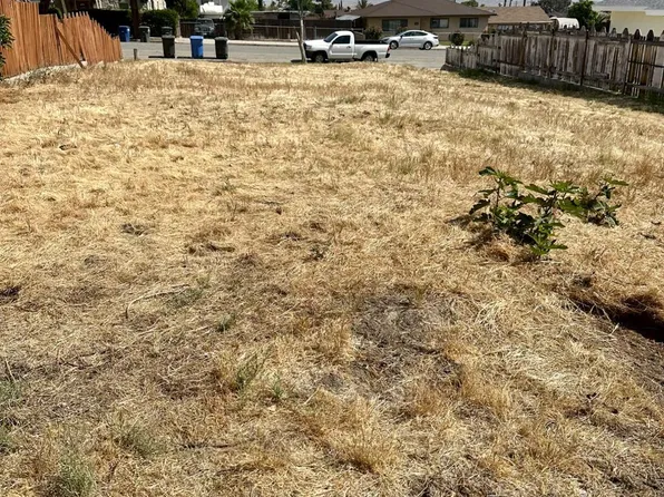 225 D St, Taft, CA 93268