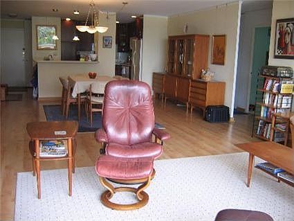 5th image of 1516 Hinman Ave APT 701