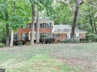 1592 Walkway Ct, Lilburn, GA 30047