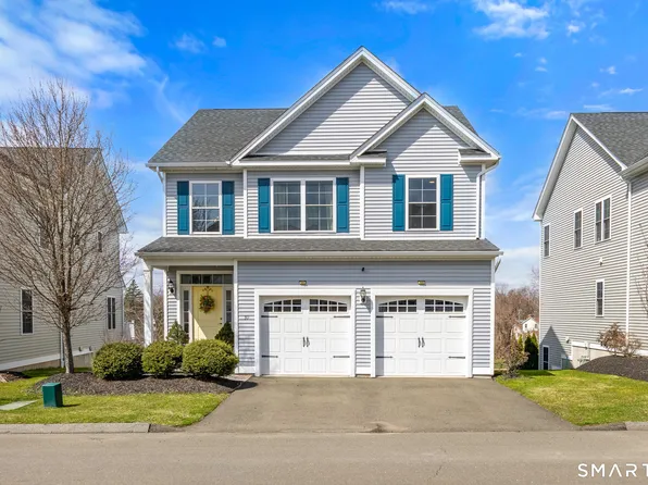 39 Lexington Gardens #39, North Haven, CT 06473