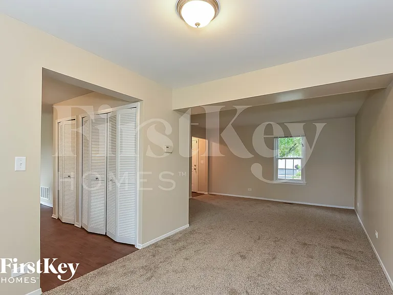 990 Chelsea Ln — Photo 5