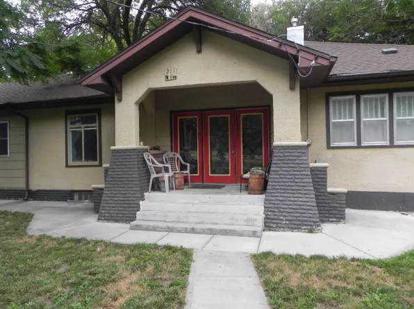 211 4th St N, Dannebrog, NE 68831