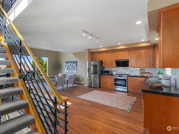 5th image of 1950 18th Avenue NE #B