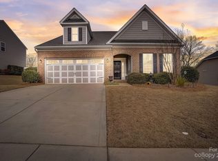 144 Chertsey Dr, Mooresville, NC 28115