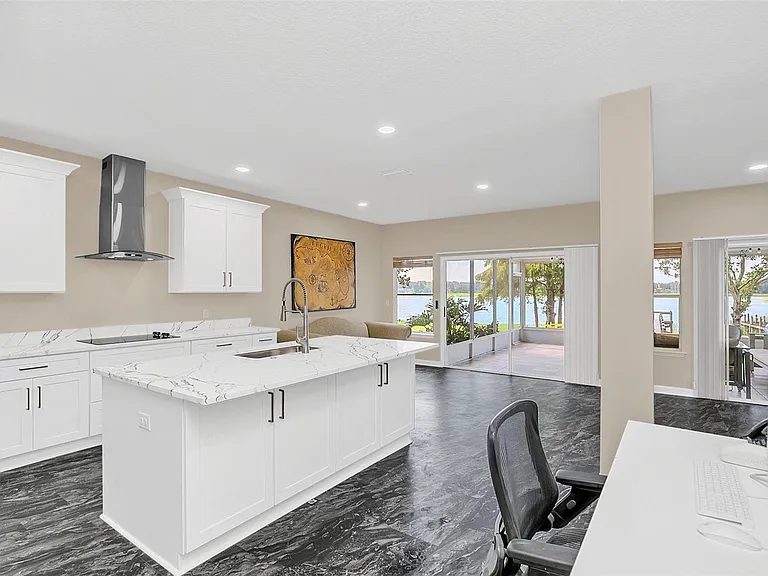 7221 Bay Club Way — Photo 8