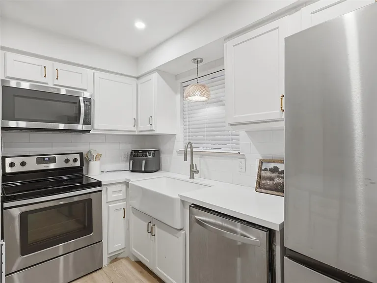 4040 San Felipe St #102 — Photo 10