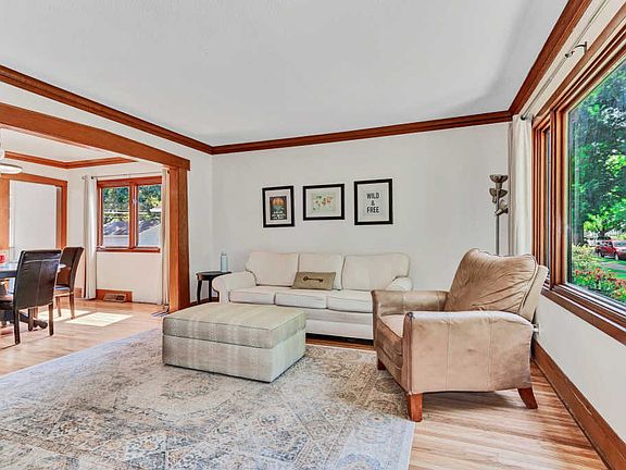 4th image of 3321 39th Ave S