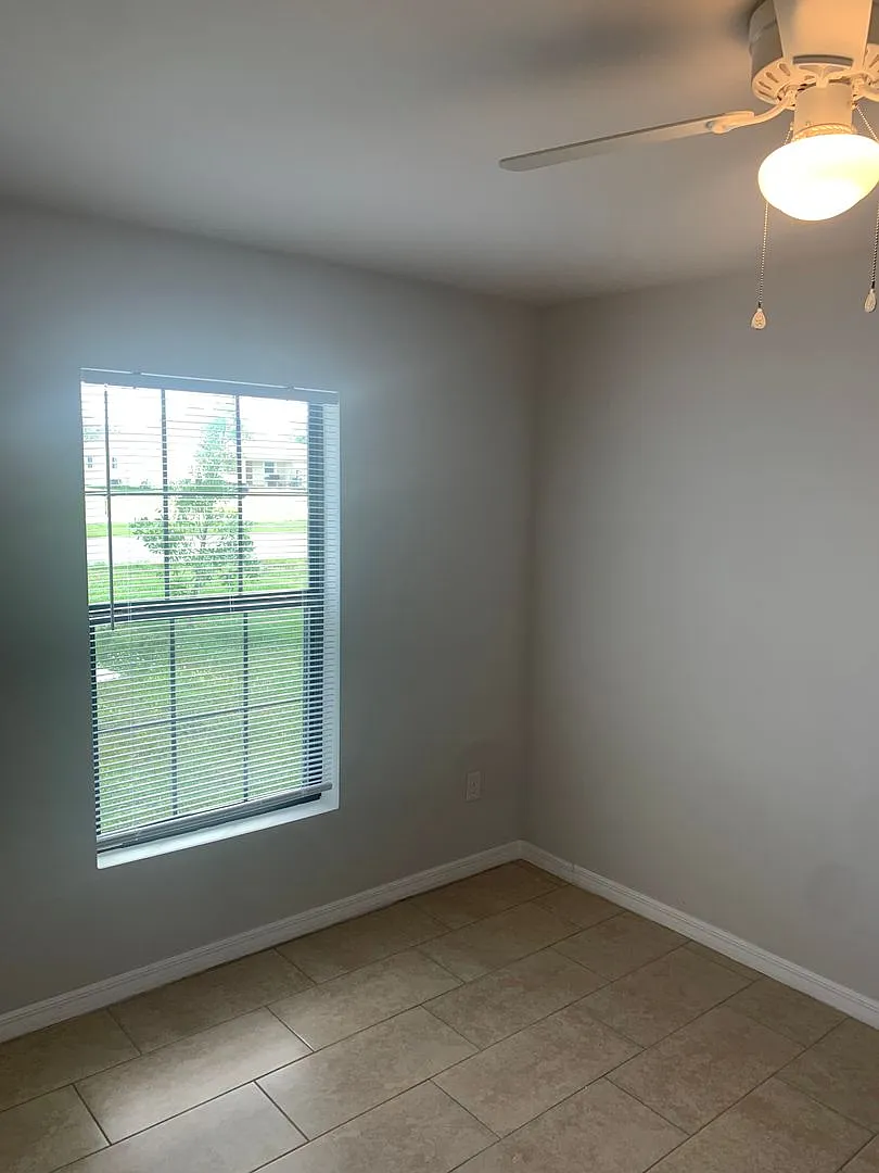 Cute 3 Bedroom 2 Bath Duplex — Photo 1