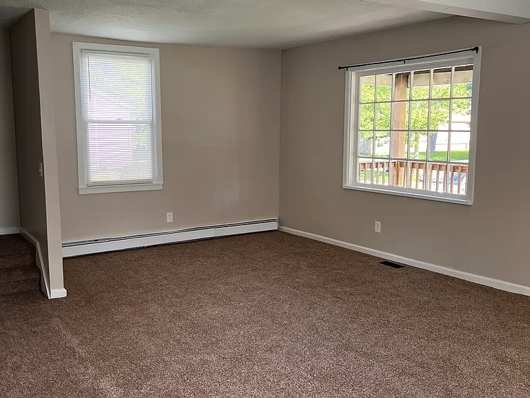 181 E Lorain St — Photo 3