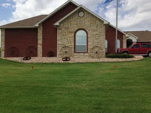 52 Old Post Ln, Enid, OK 73703